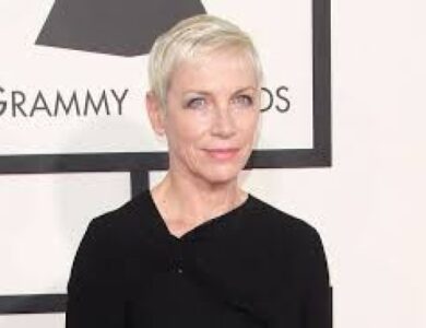 annie lennox age