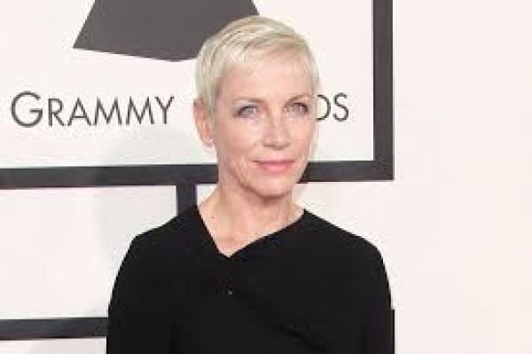 annie lennox age