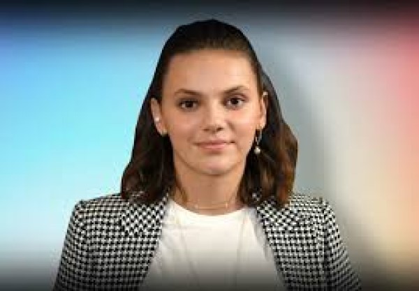 Dafne Keen Net Worth