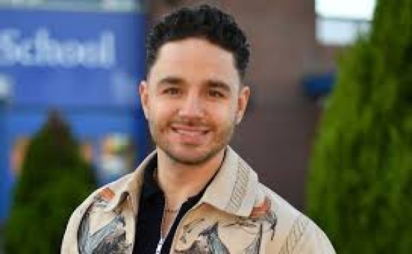 Adam Thomas