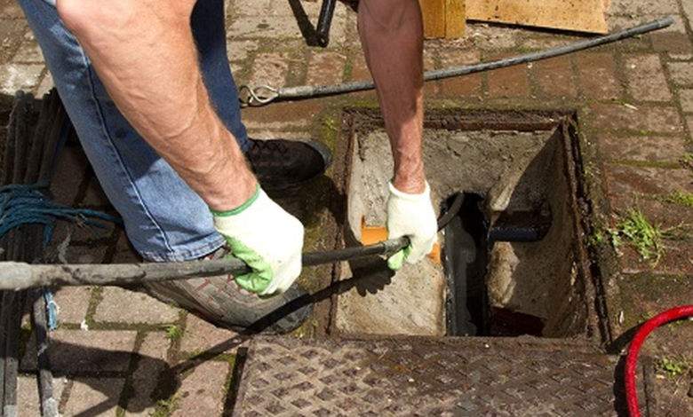 Urgent work under way at an external chamber. Image sourced from the Quick Clear Drainage website.